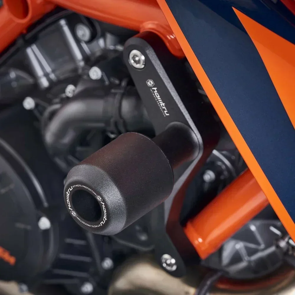 KTM 1290 Super Duke R Sturzpad rechts Nahaufnahme